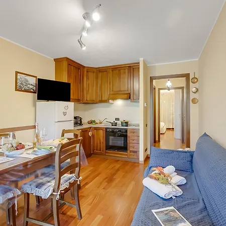 Appartamento Tracce Di Neve With Parking For 4 - Happy Rentals * سيستريير